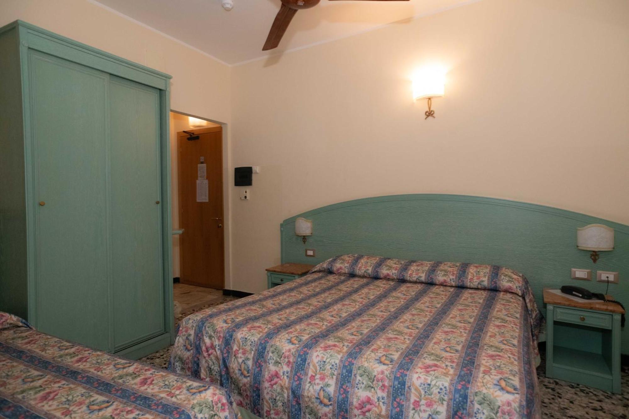 Hotel Magnolia Albenga Exterior photo