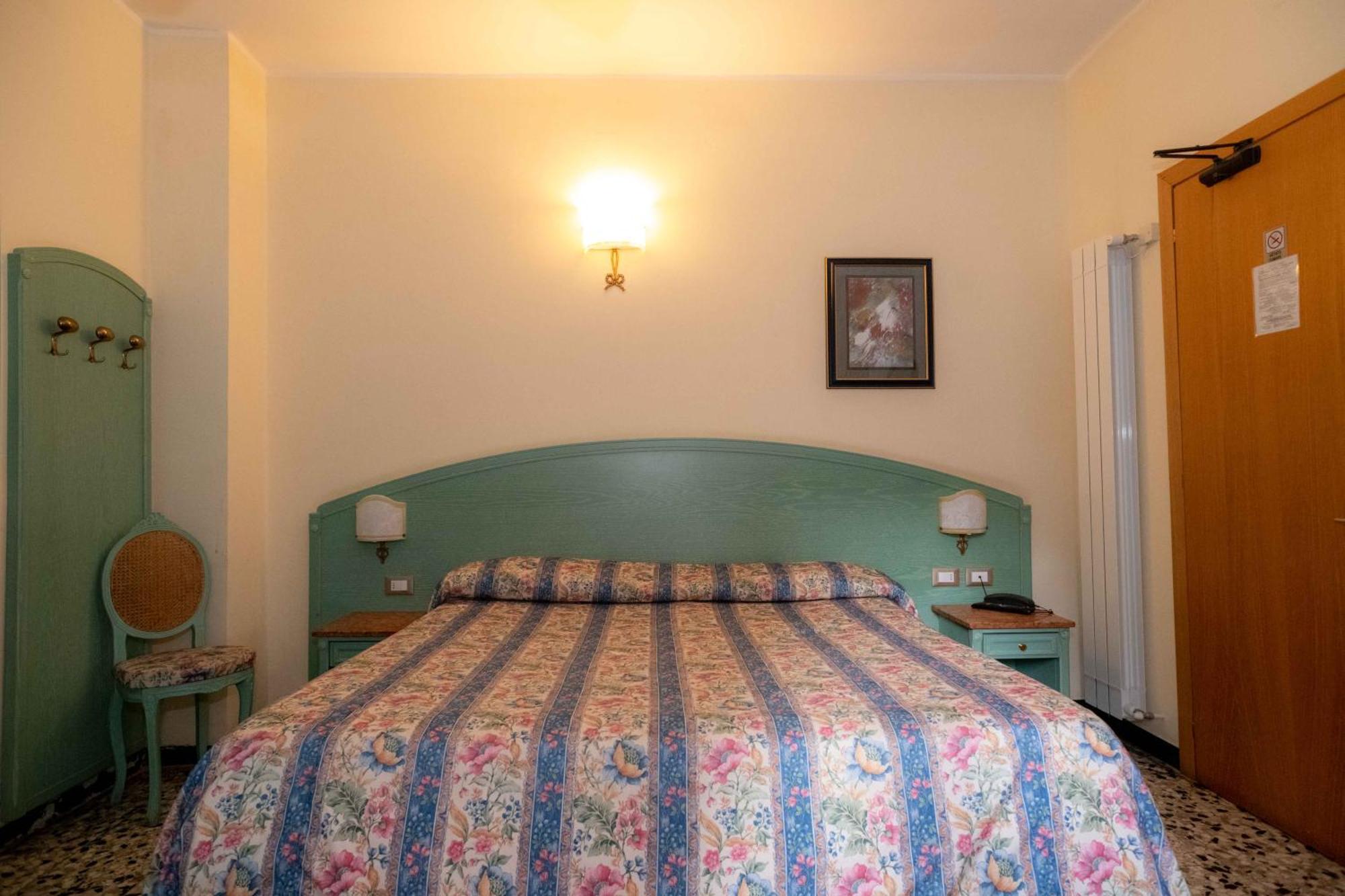 Hotel Magnolia Albenga Exterior photo