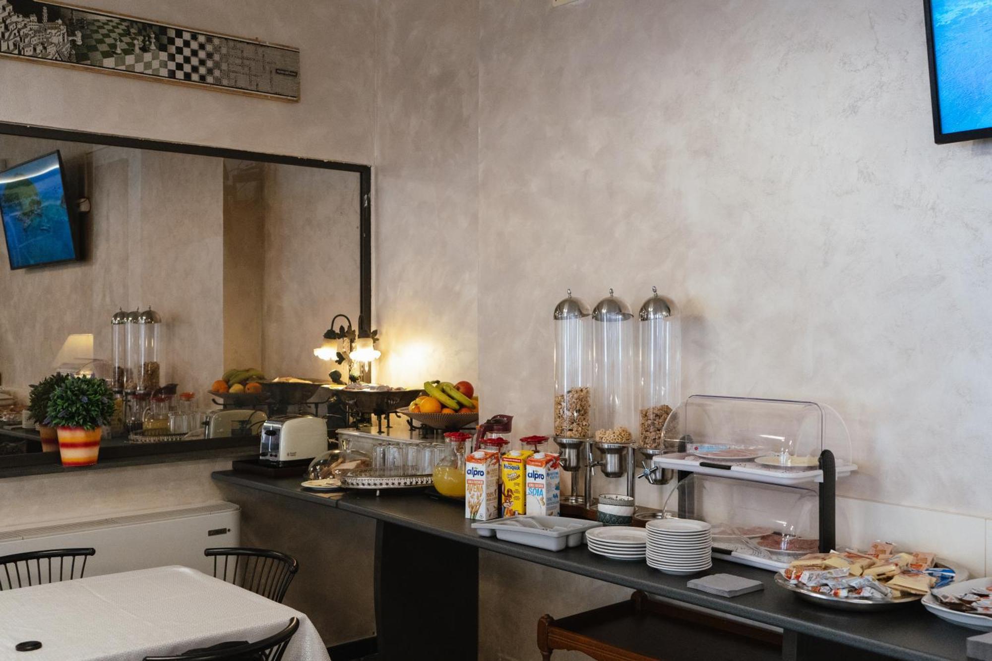 Hotel Magnolia Albenga Exterior photo